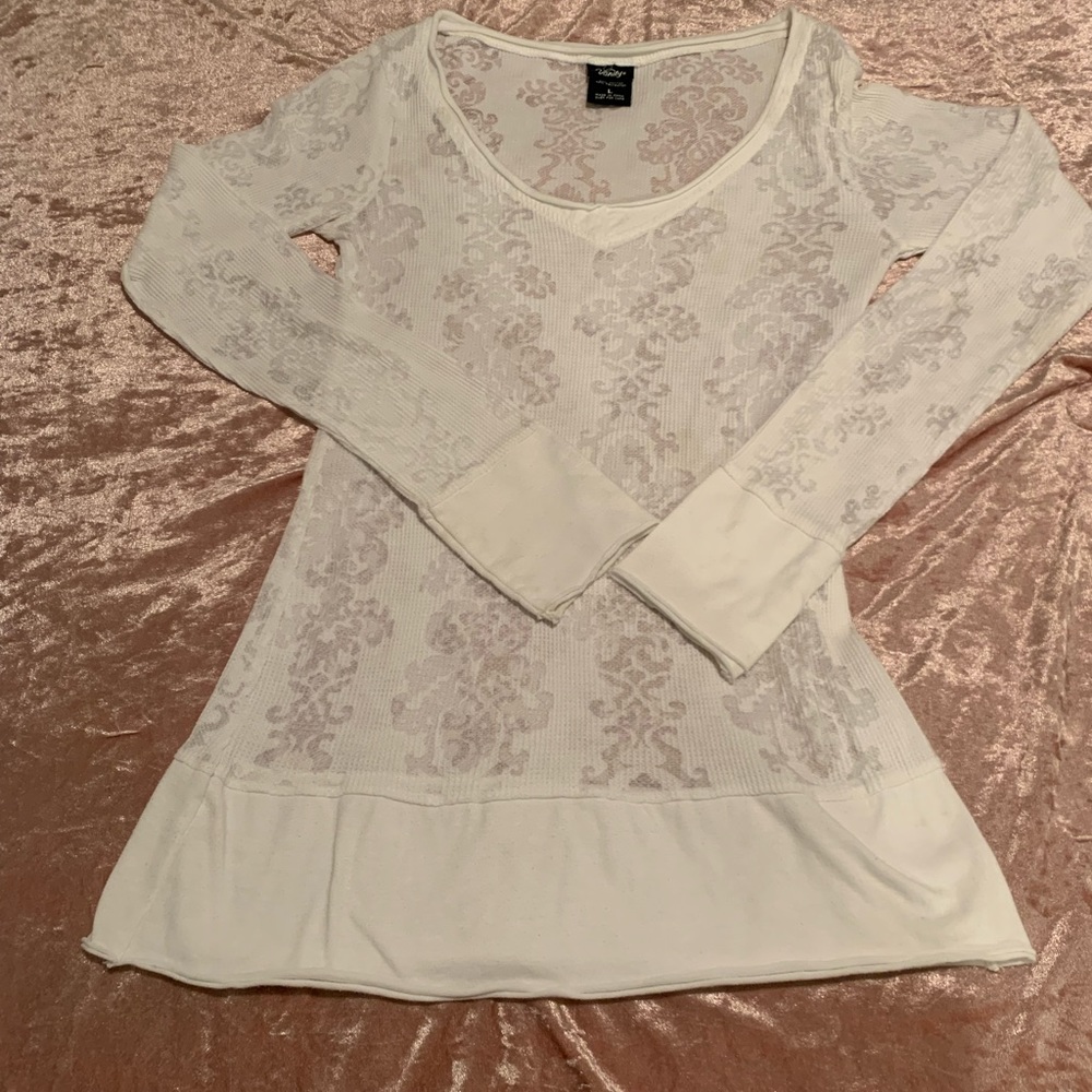 Super cute soft shirt by Vanity❤️